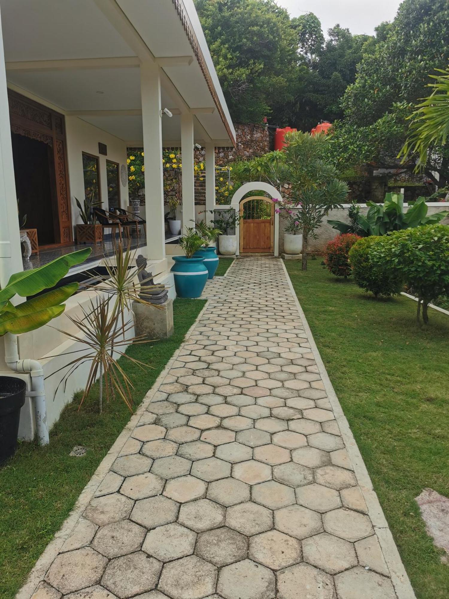 Mirabelle Joglo Village Karimunjawa Bilik gambar